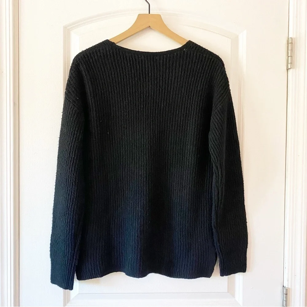 Caslon black neck